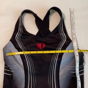 Brand new no tag Pearl Izumi Top